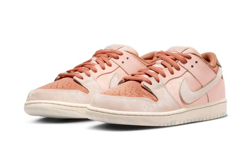 NIKE SB DUNK LOW TROCADÉRO GARDENS