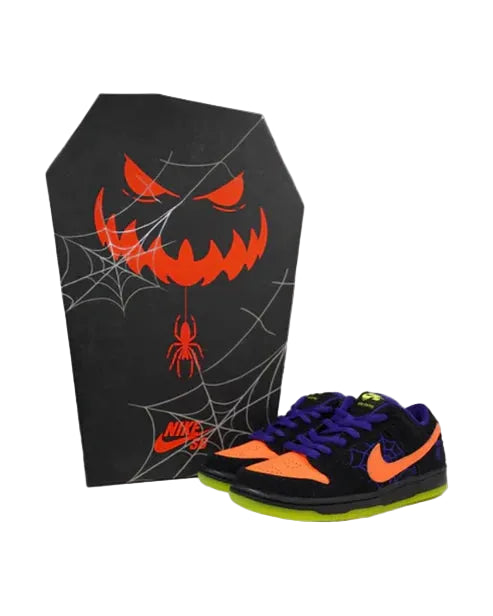 NIKE SB DUNK LOW NIGHT OF MISCHIEF HALLOWEEN ( SPECIAL BOX )