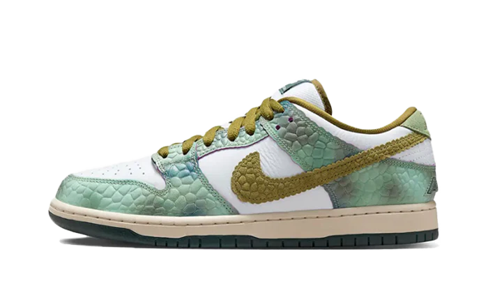 NIKE SB DUNK LOW CAMALEON X ALEXIS SABLONE
