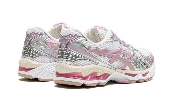 Tendencias Sneakers 2024/2025: Asics y New Balance Dominan el Streetwear