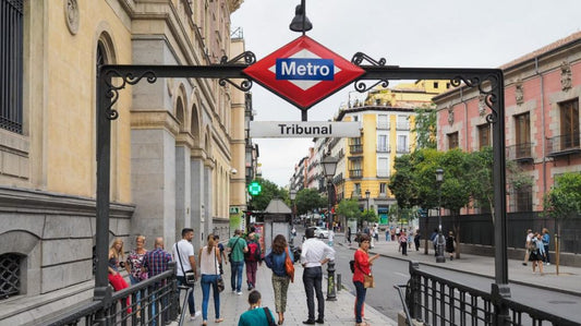 Dónde Está Jefa Sneakers Madrid: Ubicación, Horarios y Cómo Llegar