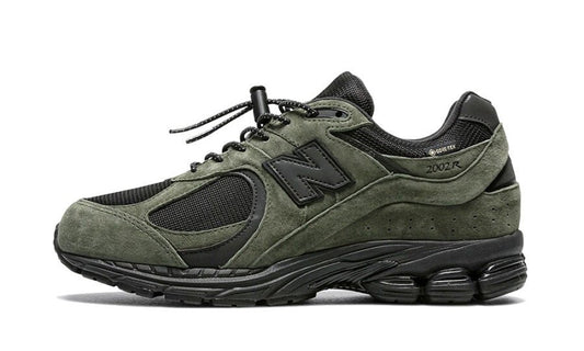 NEW BALANCE 2002R GORE - TEX JJJJOUND PINE GREEN - JEFA SNEAKERS MADRIDzapatillas