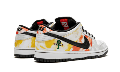 NIKE SB DUNK LOW RAYGUN TIE-DIE BLANCO